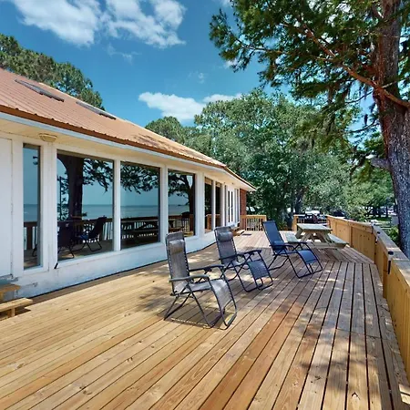 Villa The Bay House